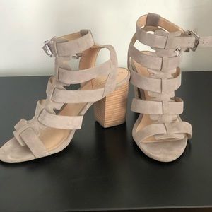 Gray heeled Sandel size 10. Sole Society
